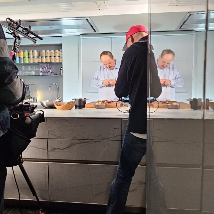 Hinter den Kulissen beim Johann Lafer beim TV-Dreh, bei dem ich als Make-up-Artist tätig war.